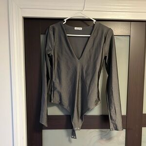 Good American Gray Asymmetrical Tie Front Bodysuit